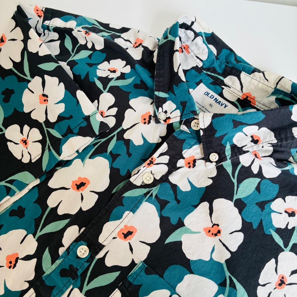 Old Navy Floral Short Sleeve Button Down Shirt Mens XL Tropical Hawaiian Camp
